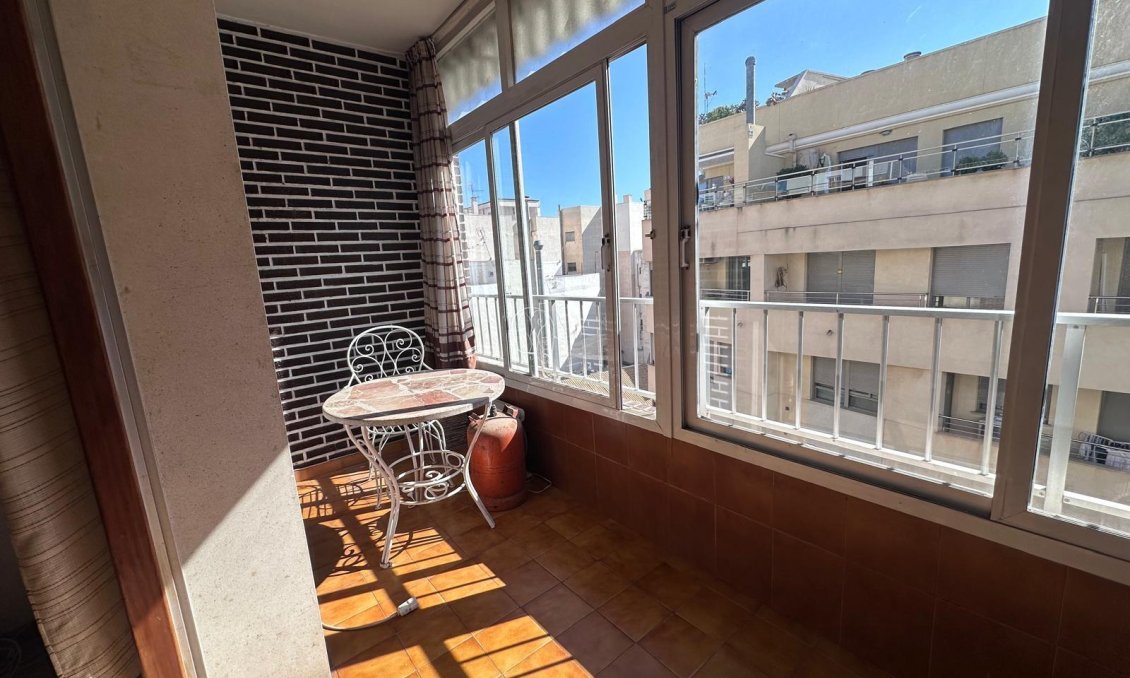 Revânzare - Apartament -
Torrevieja