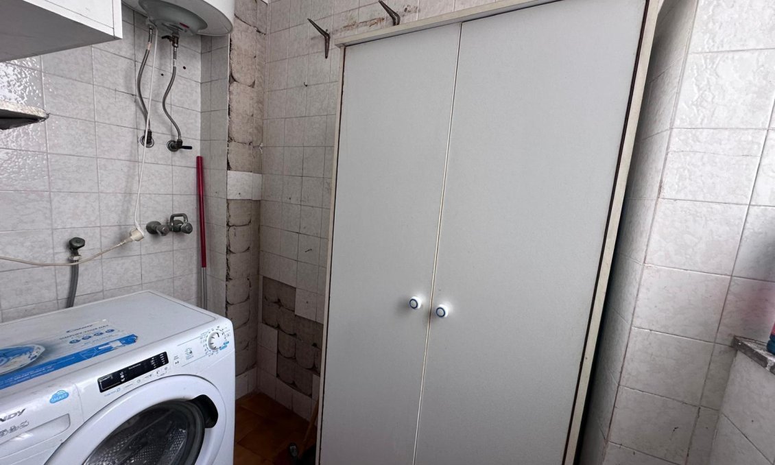 Revânzare - Apartament -
Torrevieja