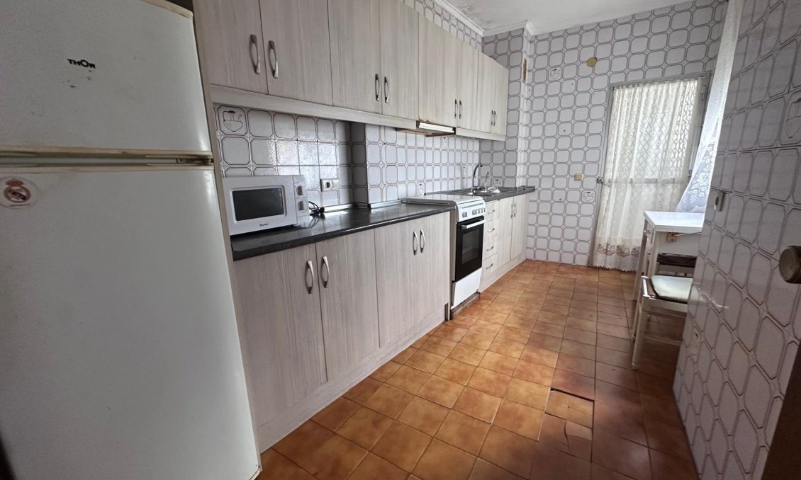 Revânzare - Apartament -
Torrevieja