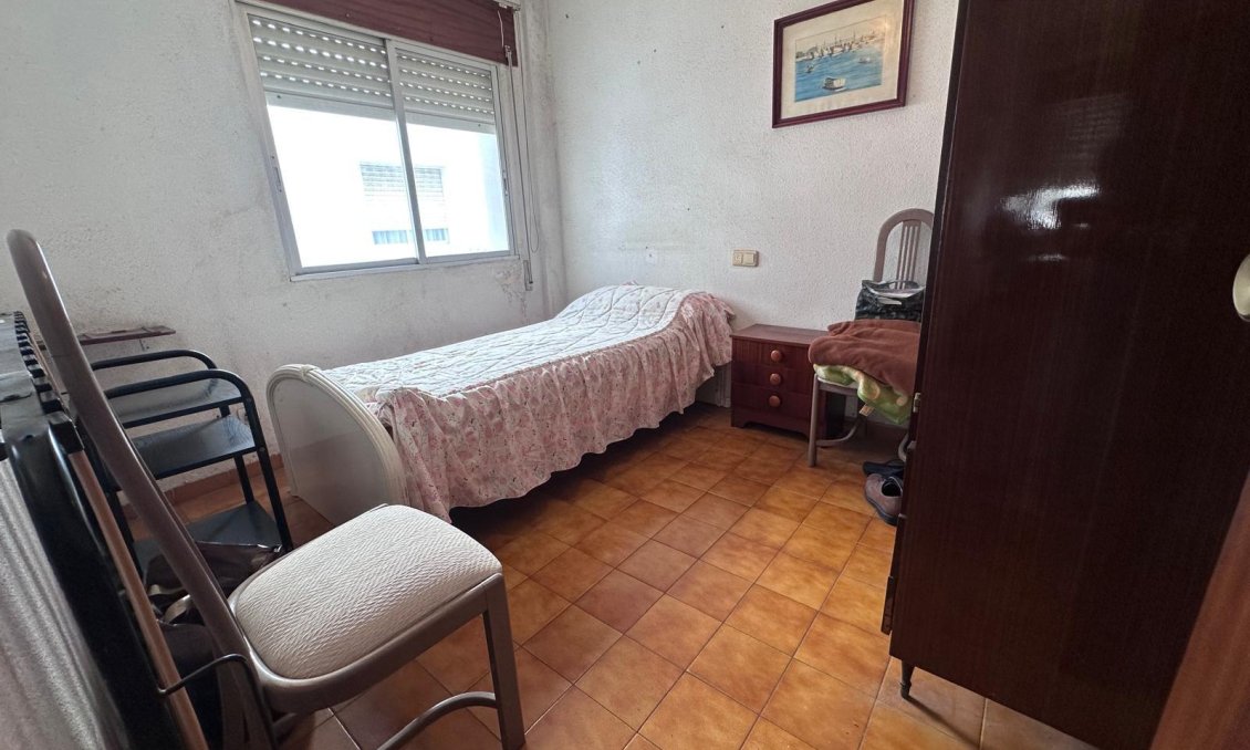 Revânzare - Apartament -
Torrevieja