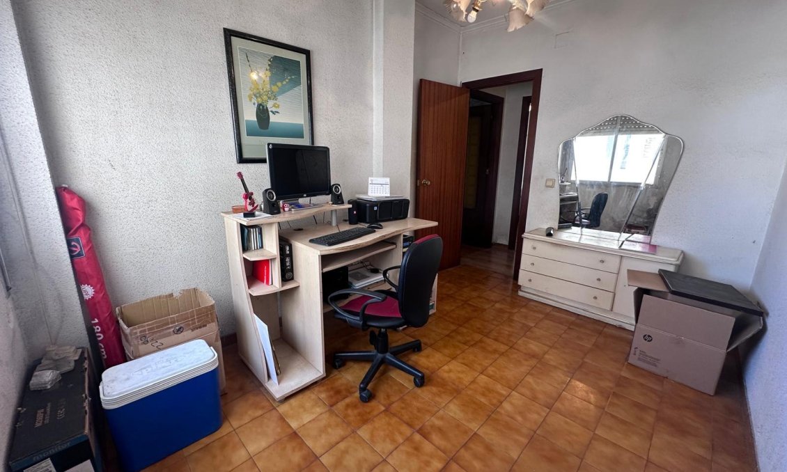 Revânzare - Apartament -
Torrevieja