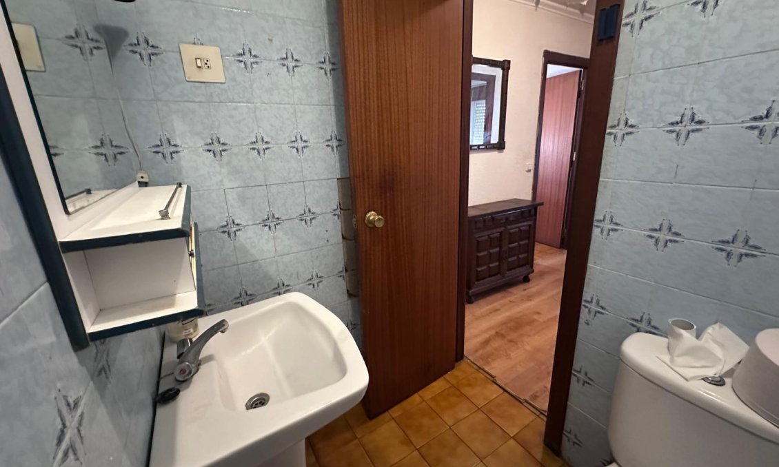 Revânzare - Apartament -
Torrevieja