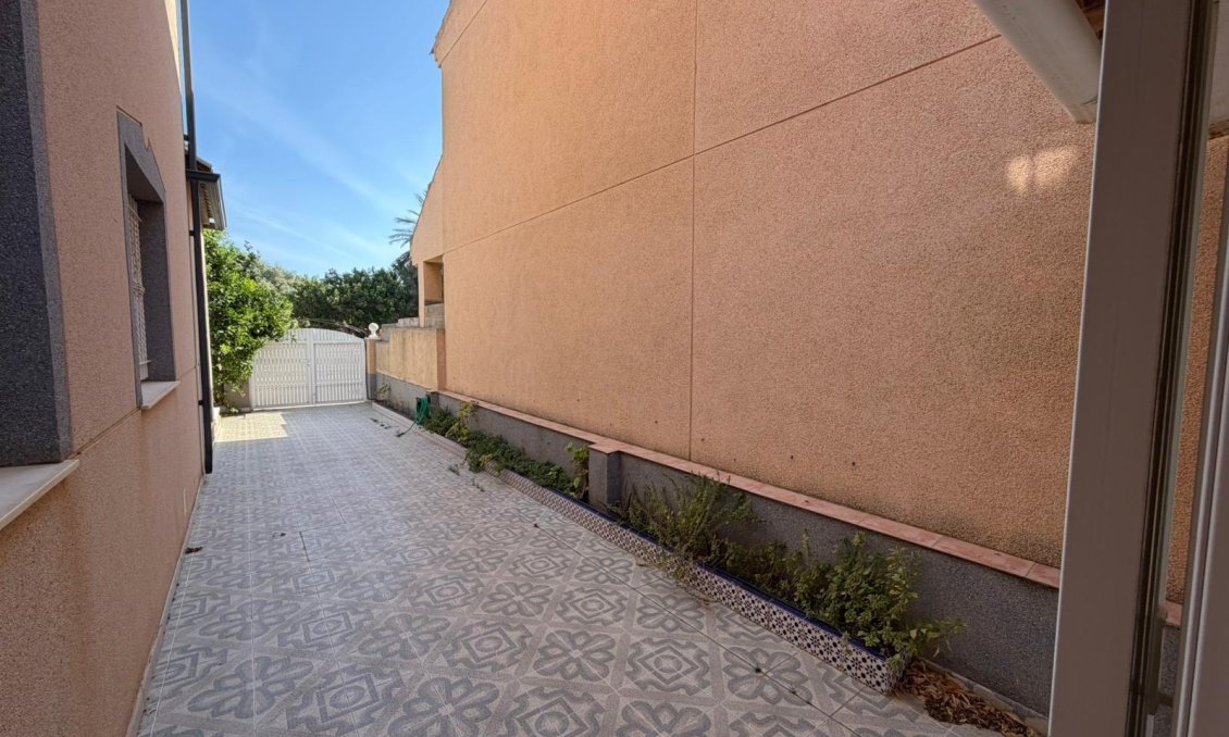 Resale - Villa -
Santiago de la Ribera - San Blas