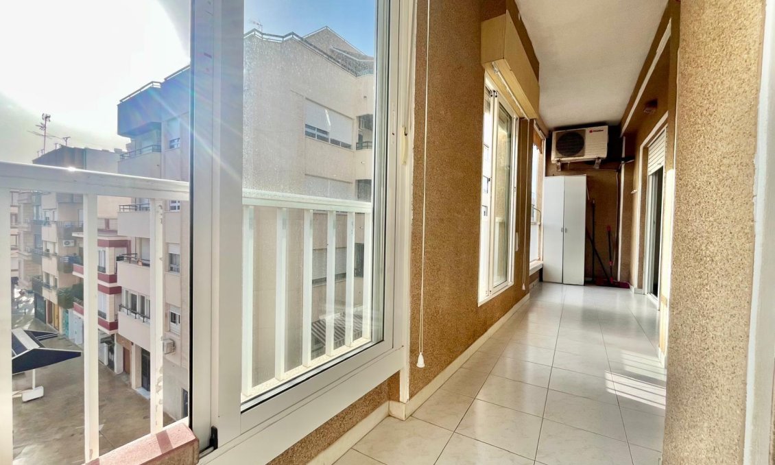 Wiederverkauf - Wohnung -
Torrevieja