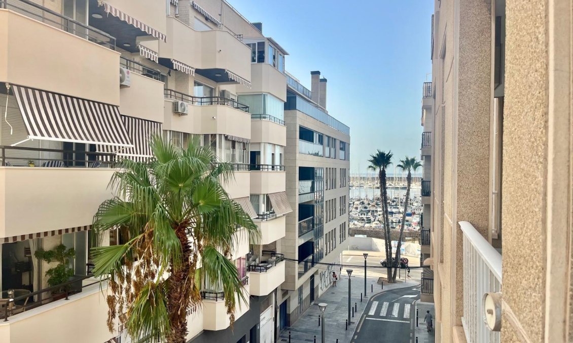 Wiederverkauf - Wohnung -
Torrevieja