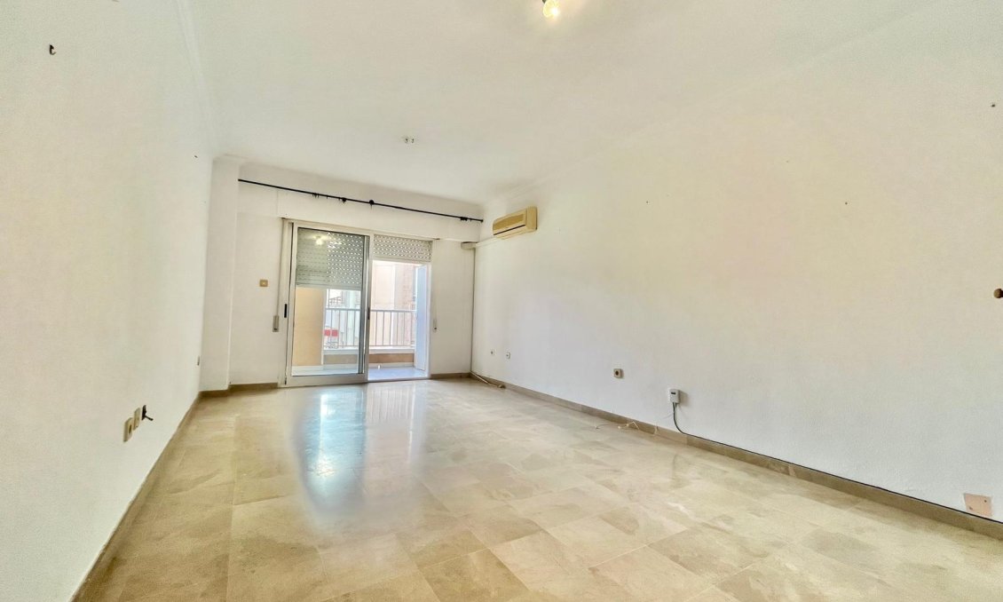 Wiederverkauf - Wohnung -
Torrevieja