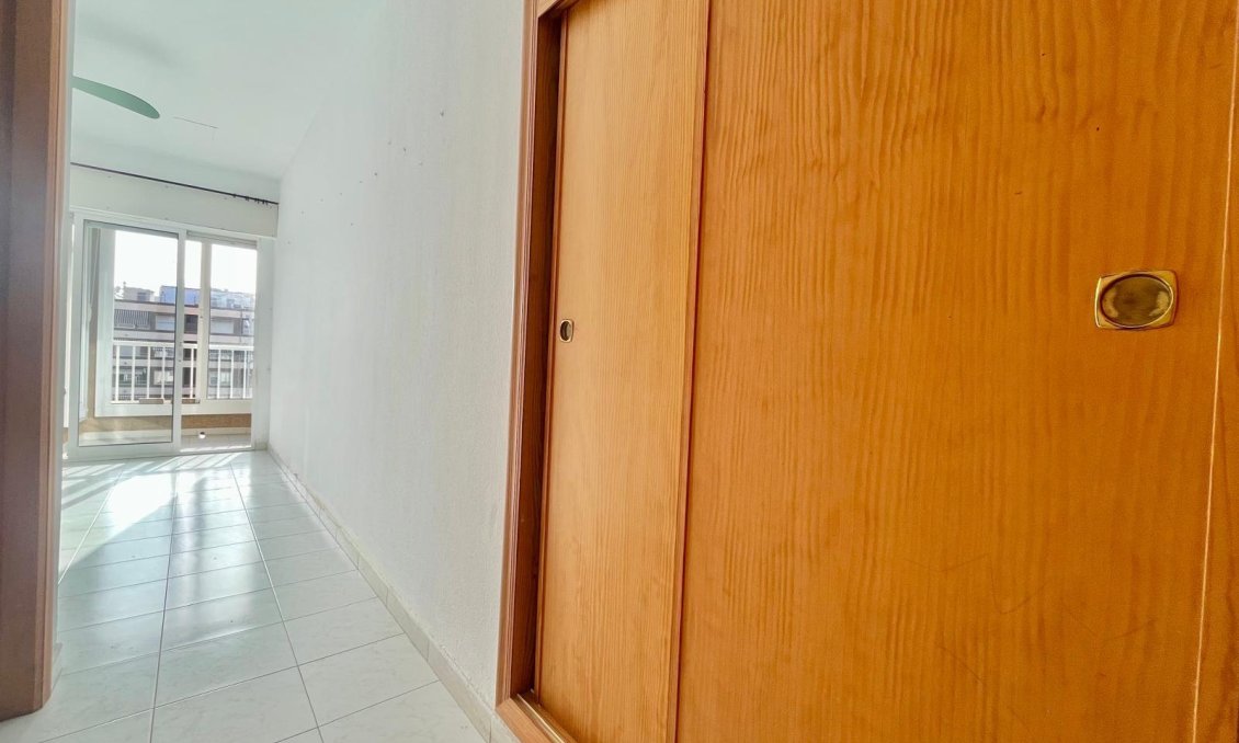 Wiederverkauf - Wohnung -
Torrevieja