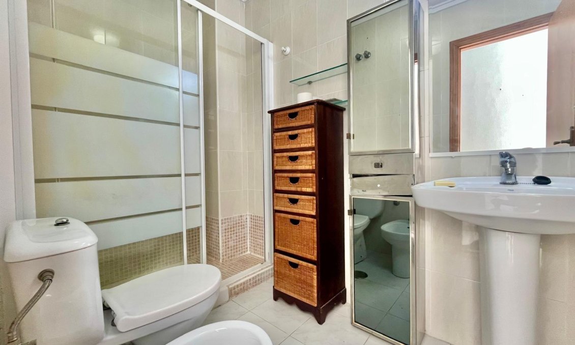 Wiederverkauf - Wohnung -
Torrevieja
