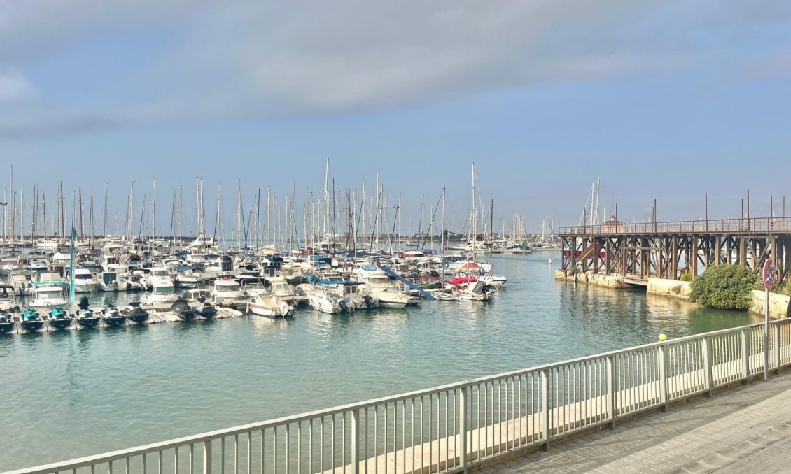 Wiederverkauf - Wohnung -
Torrevieja