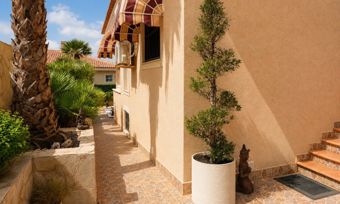 Revente - Villa -
Rojales - Inland