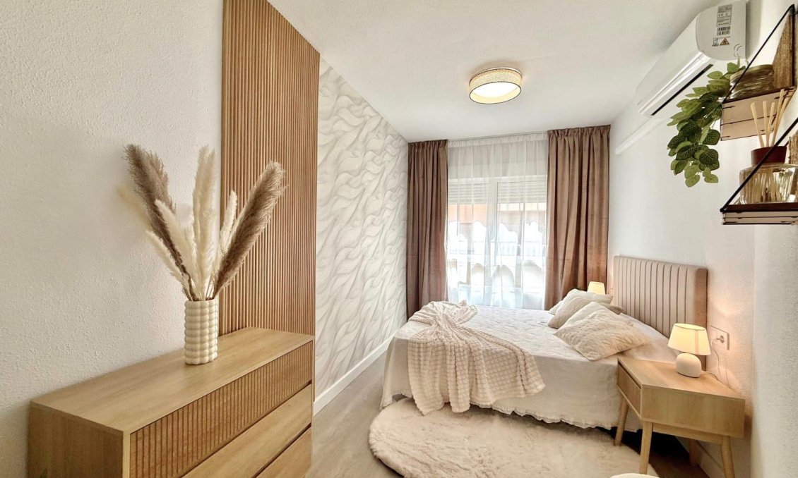 Resale - Apartment -
Torrevieja - Playa del Cura