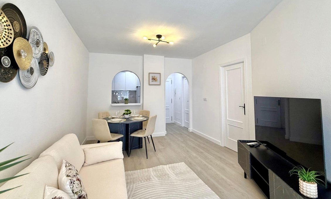 Resale - Apartment -
Torrevieja - Playa del Cura