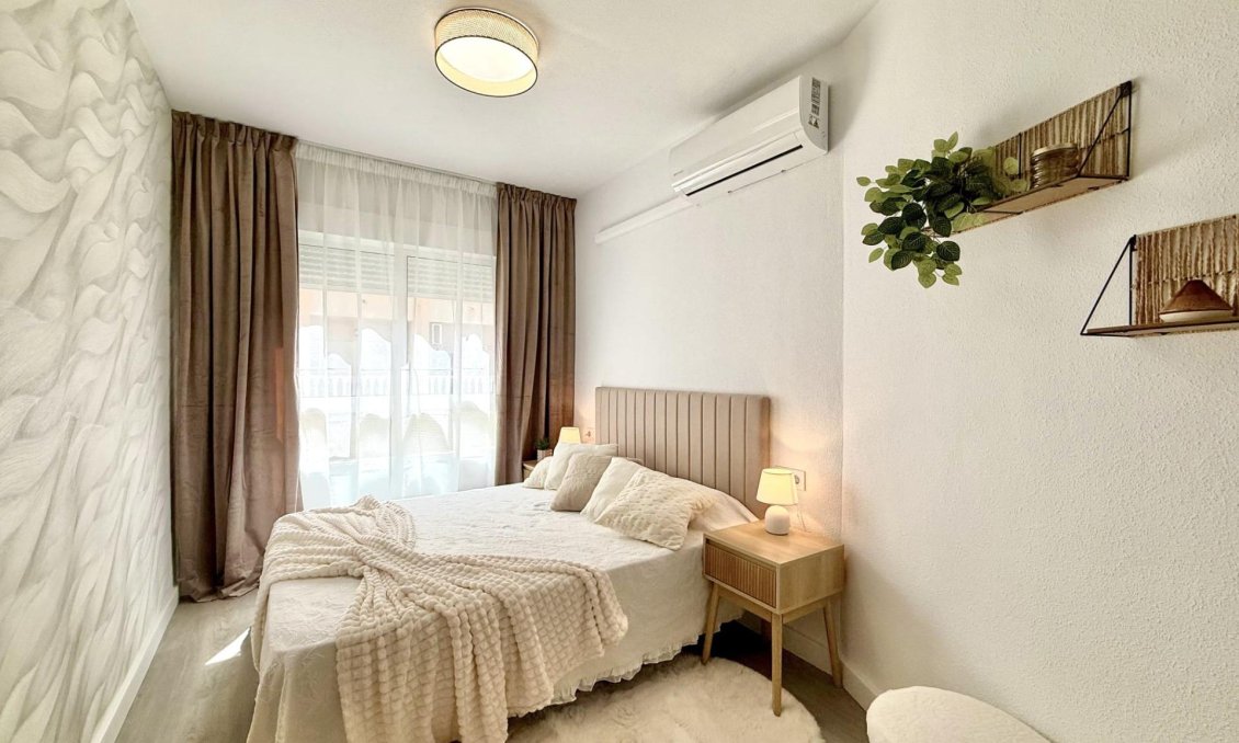 Resale - Apartment -
Torrevieja - Playa del Cura