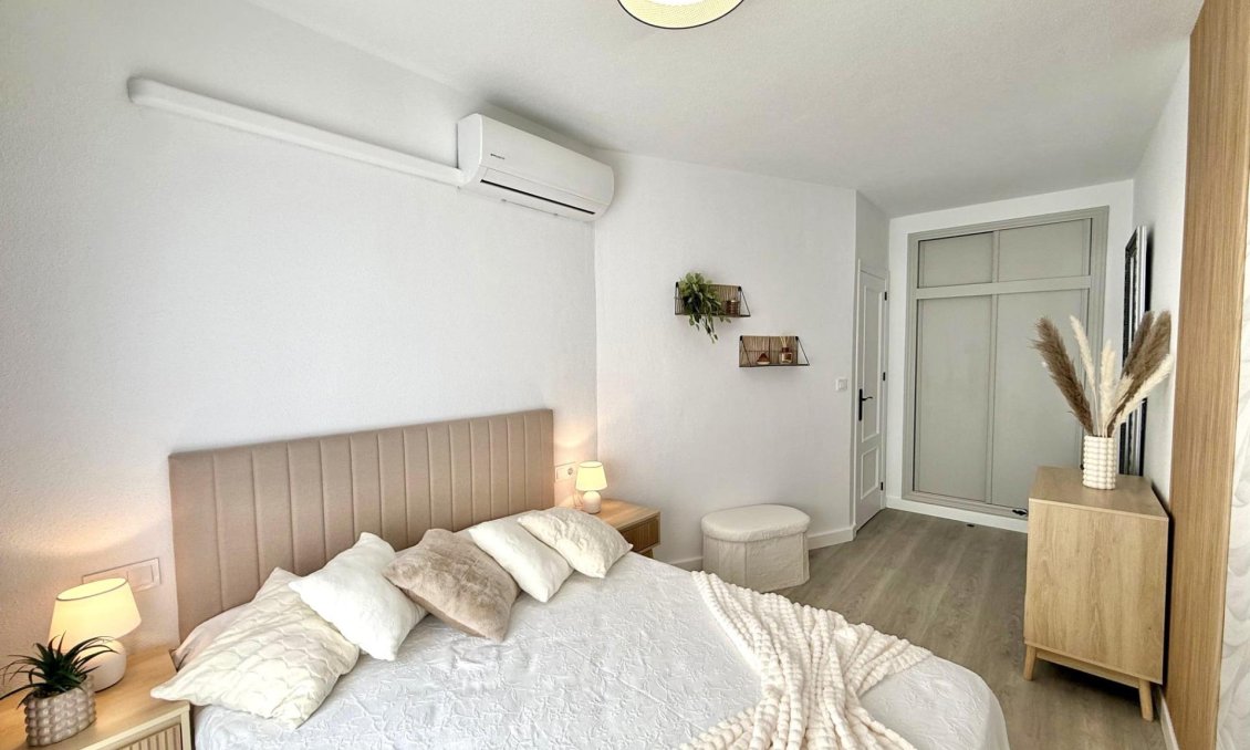 Resale - Apartment -
Torrevieja - Playa del Cura