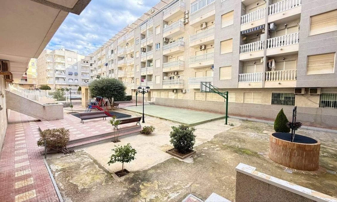 Resale - Apartment -
Torrevieja - Playa del Cura