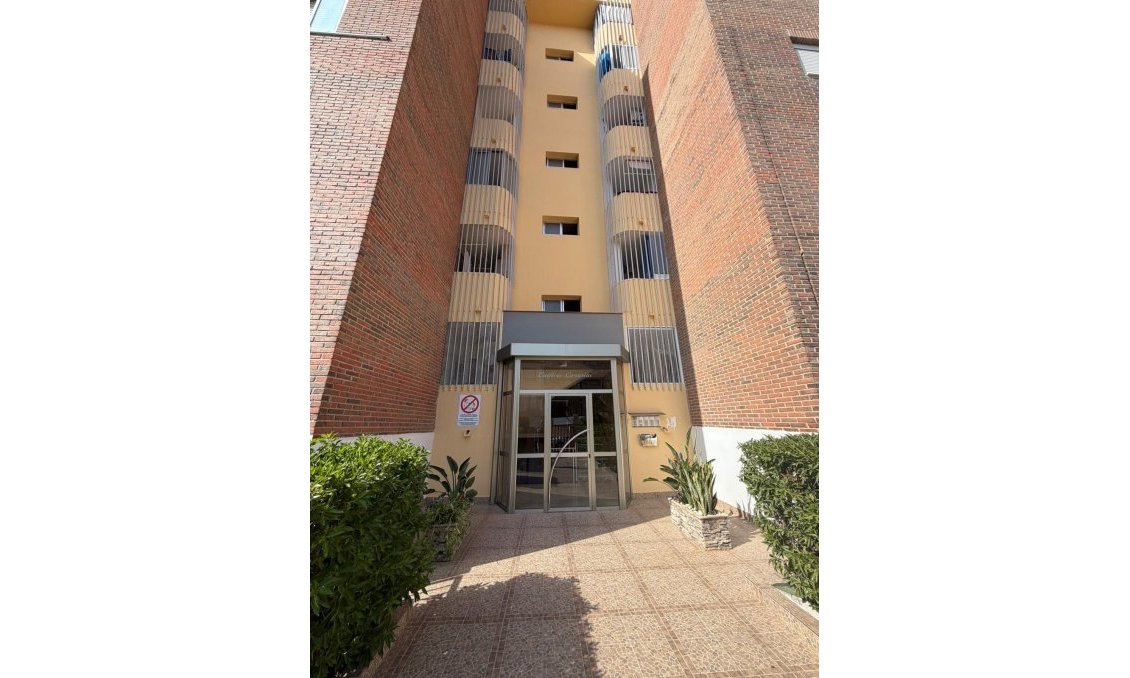 Resale - Apartment -
Torrevieja - Punta Prima