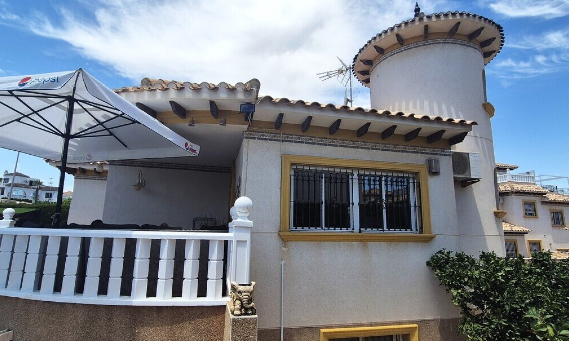 Wiederverkauf - Villa -
Orihuela Costa - Costa Blanca