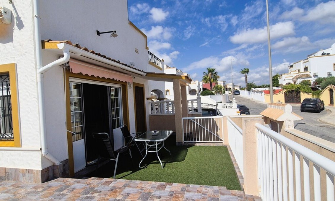 Segunda mano - Villa / Semi pareado -
Torrevieja - Costa Blanca