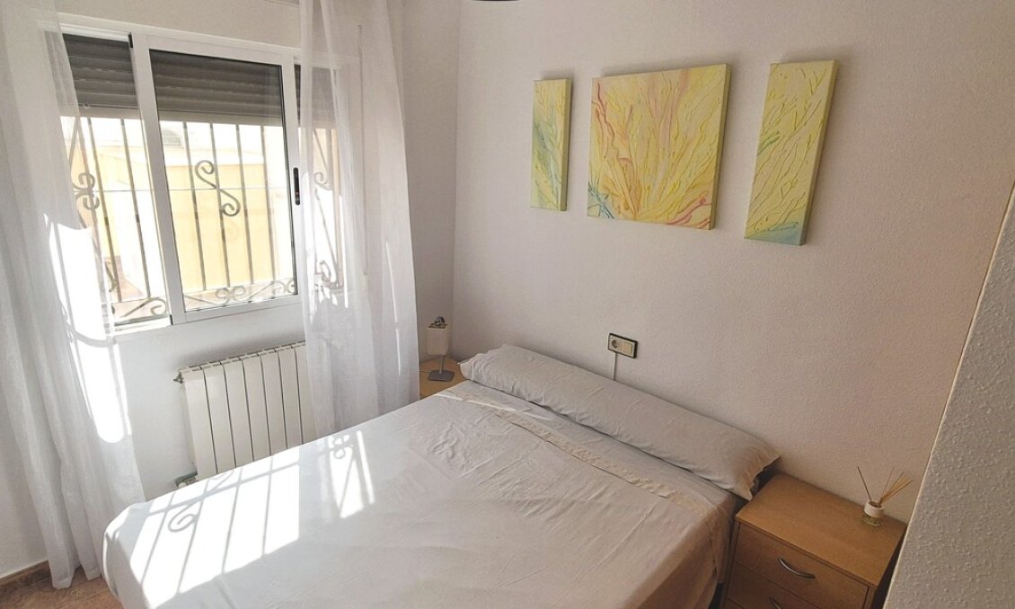 Segunda mano - Villa / Semi pareado -
Torrevieja - Costa Blanca