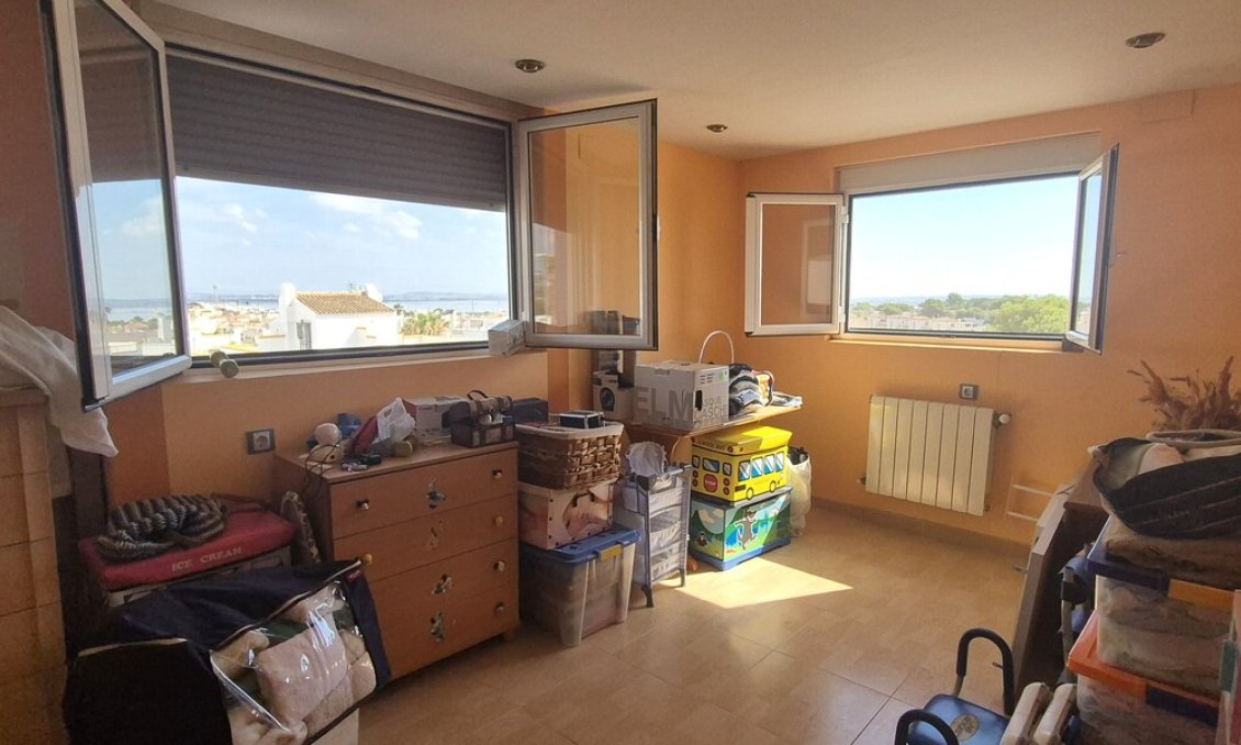 Segunda mano - Villa / Semi pareado -
Torrevieja - Costa Blanca
