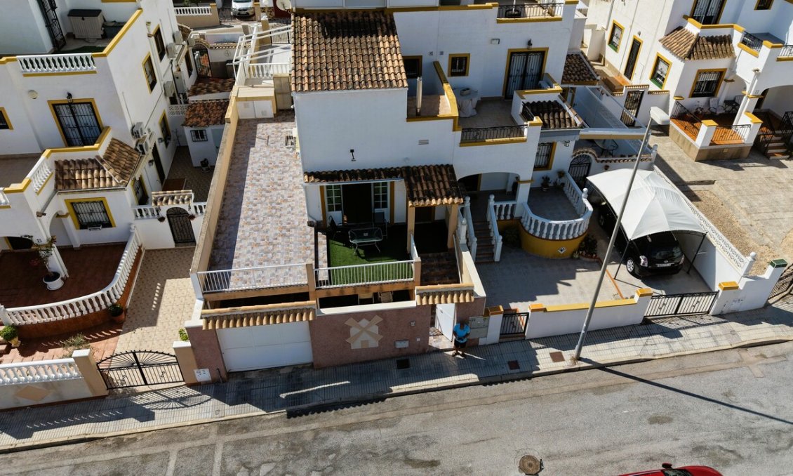Segunda mano - Villa / Semi pareado -
Torrevieja - Costa Blanca