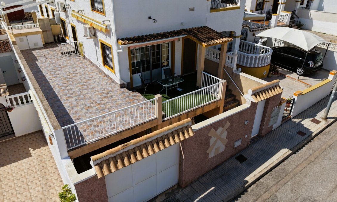 Segunda mano - Villa / Semi pareado -
Torrevieja - Costa Blanca