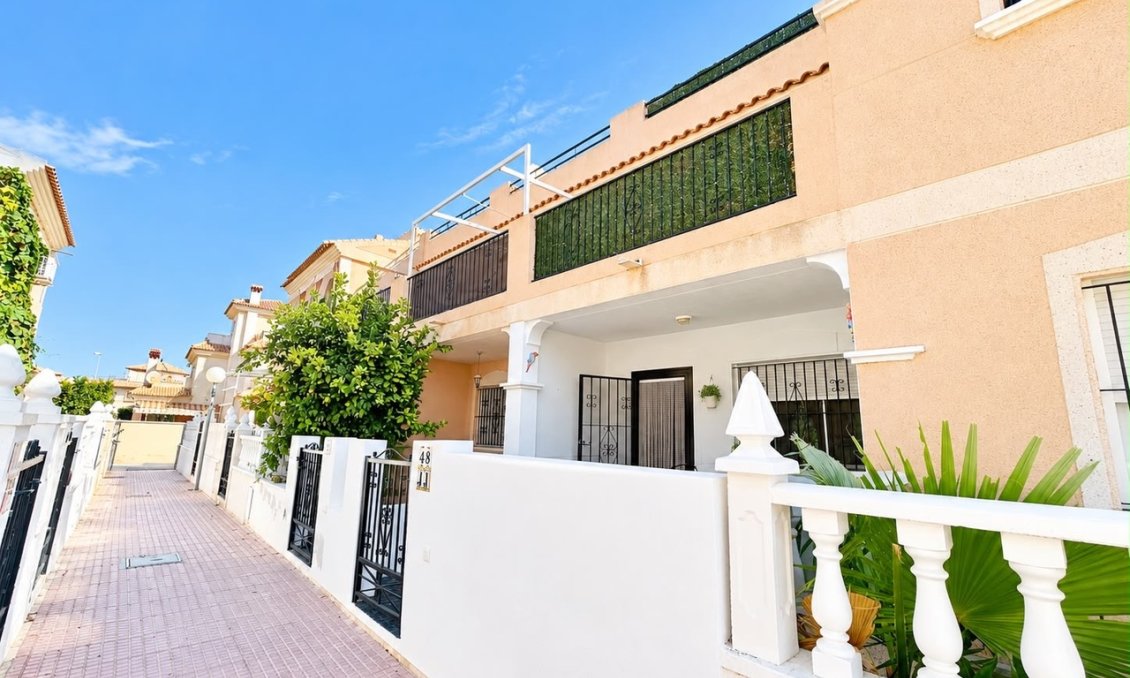 Segunda mano - Adosado -
La Zenia - Costa Blanca