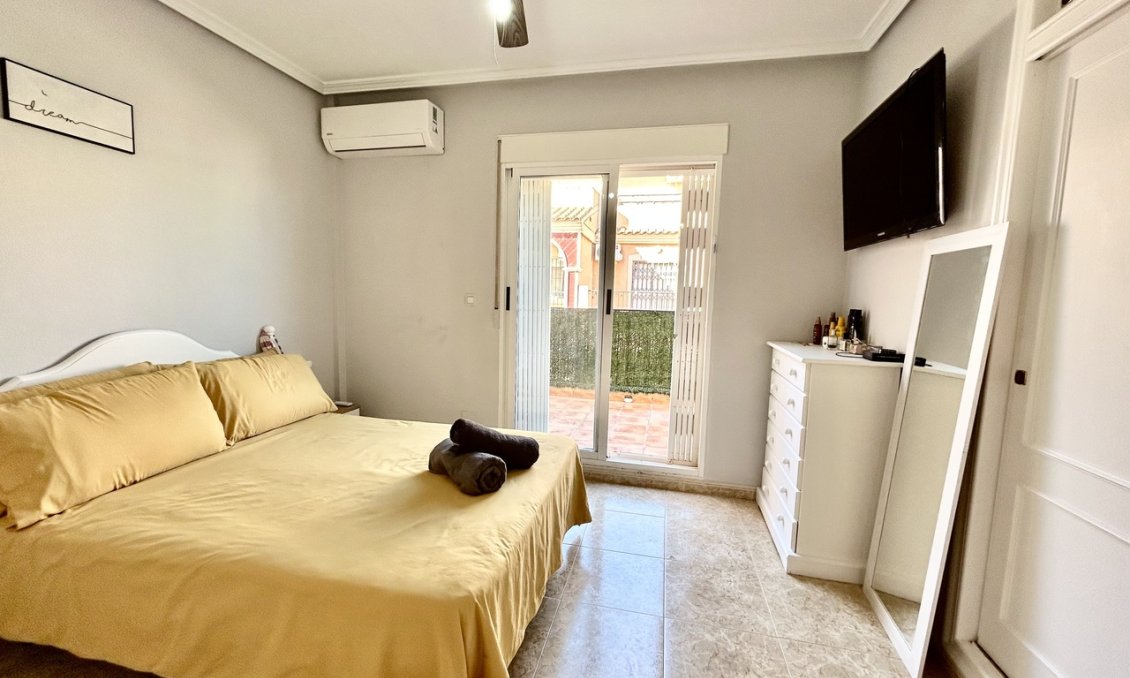 Segunda mano - Adosado -
La Zenia - Costa Blanca