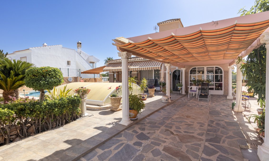 Segunda mano - Villa -
La Regia - Costa Blanca