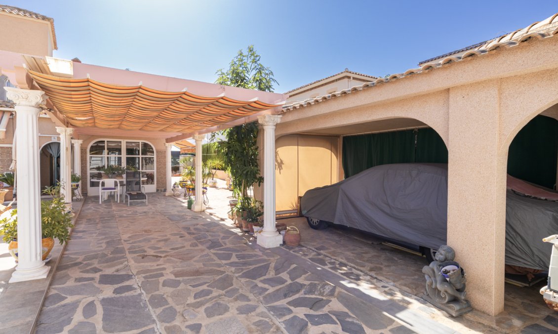 Segunda mano - Villa -
La Regia - Costa Blanca