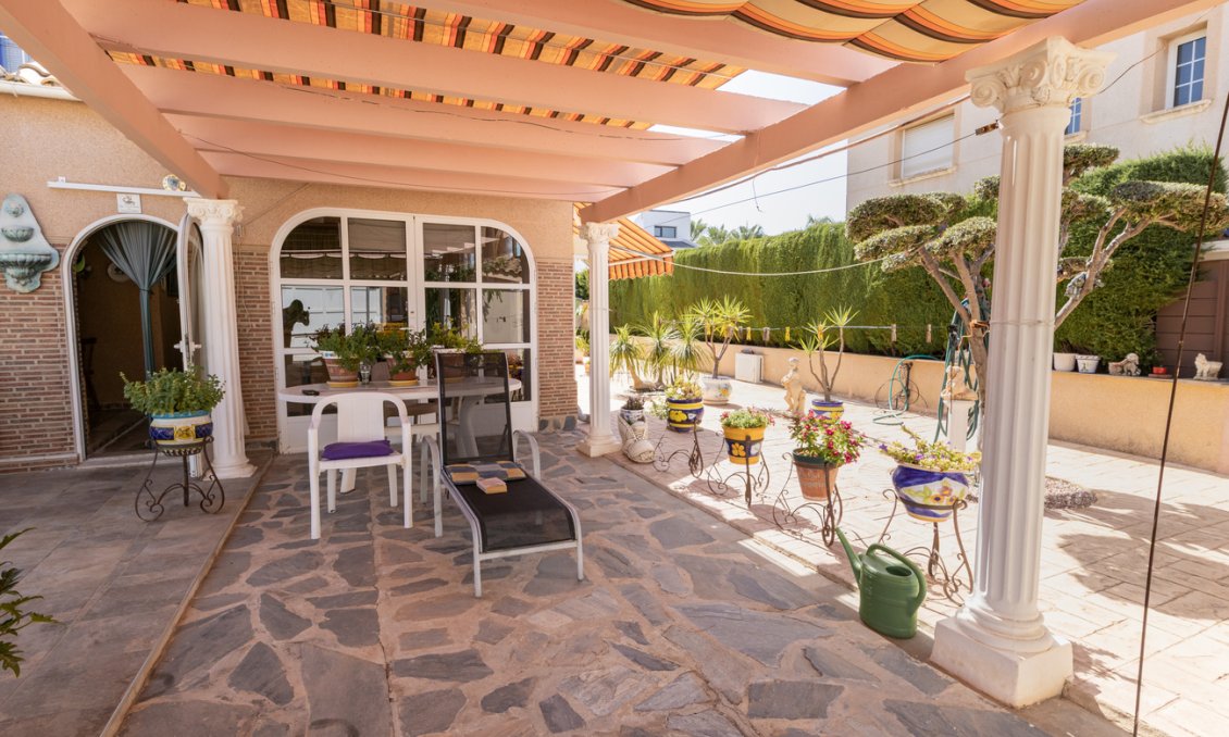 Segunda mano - Villa -
La Regia - Costa Blanca