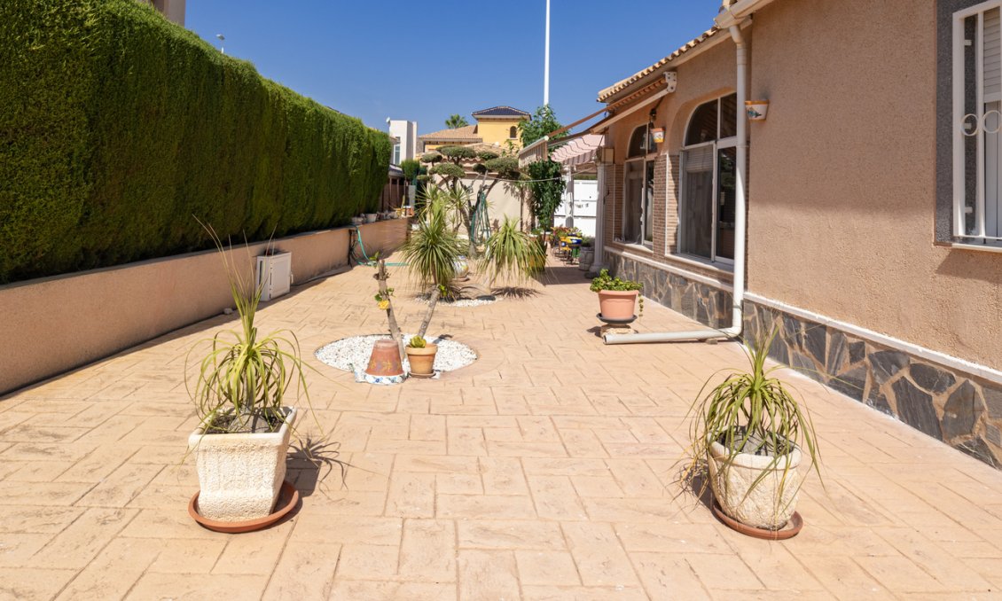 Segunda mano - Villa -
La Regia - Costa Blanca