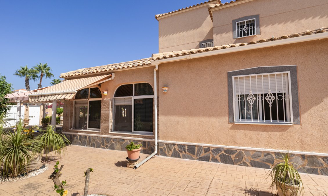 Segunda mano - Villa -
La Regia - Costa Blanca