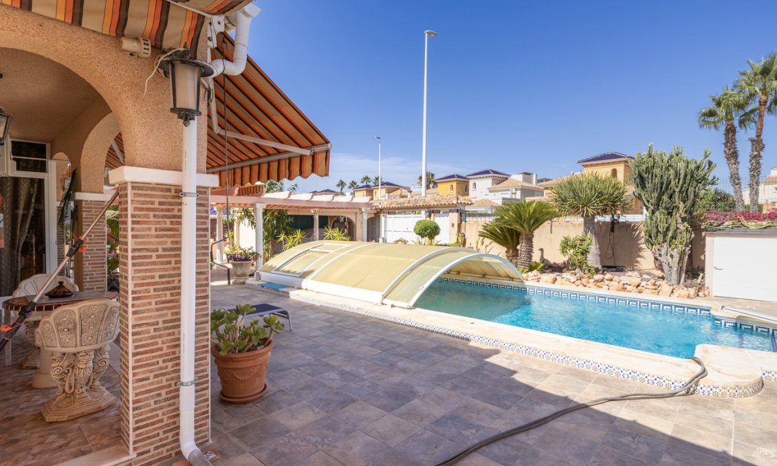 Segunda mano - Villa -
La Regia - Costa Blanca