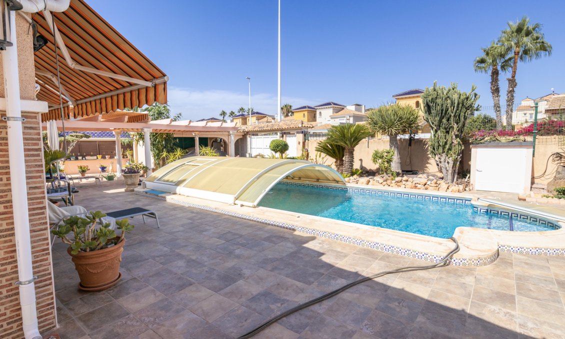 Segunda mano - Villa -
La Regia - Costa Blanca