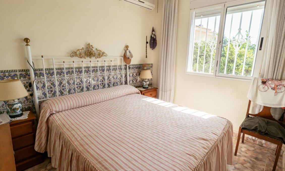 Segunda mano - Villa -
La Regia - Costa Blanca