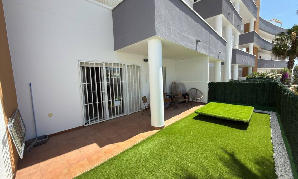 Segunda mano - Apartamento -
Villamartin - Costa Blanca