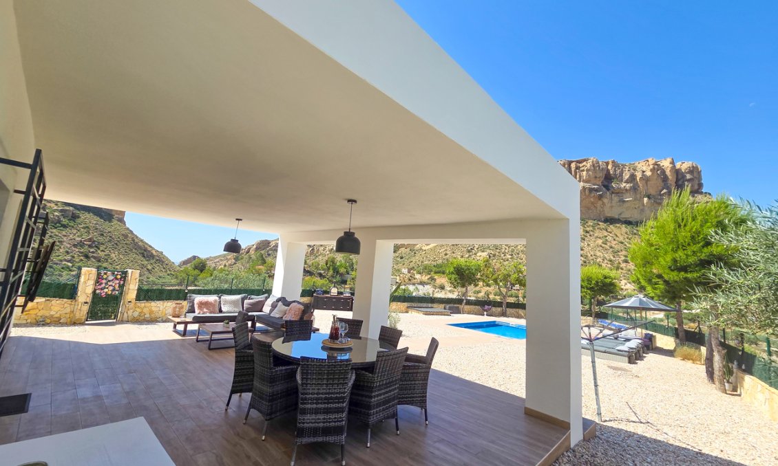 Segunda mano - Villa -
Crevillent - Inland
