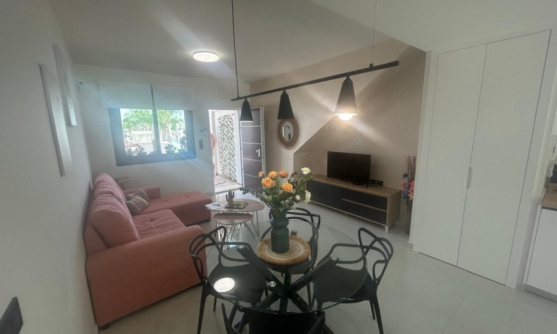 Segunda mano - Apartamento -
Los Balcones - AMAY Urbanisation