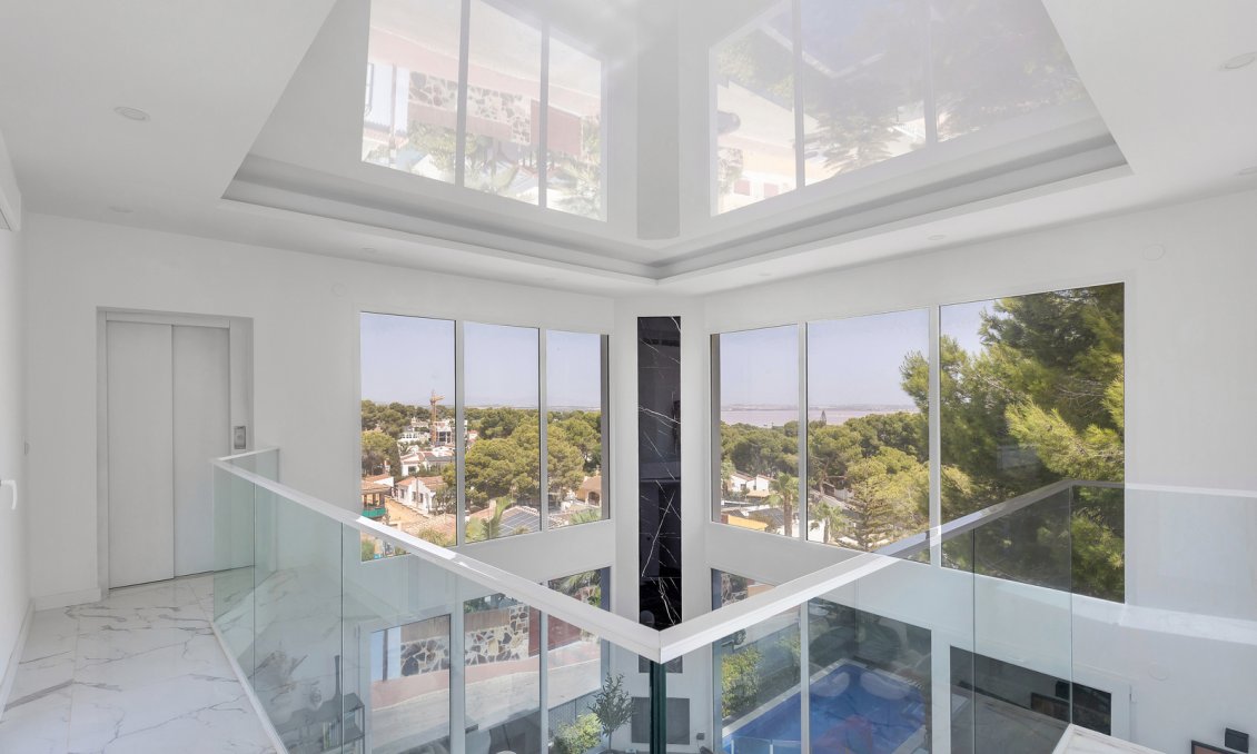 Segunda mano - Villa -
Torrevieja - Costa Blanca