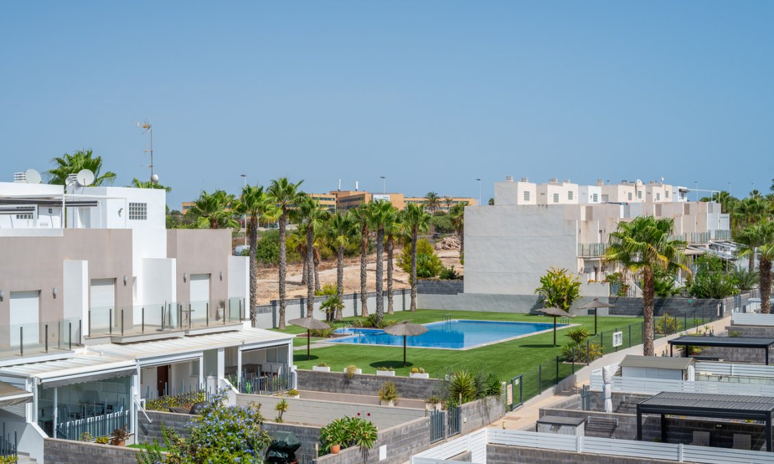 Használt Ingatlanok - Sorház -
Torrevieja - Costa Blanca