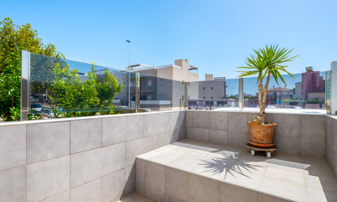 Használt Ingatlanok - Sorház -
Torrevieja - Costa Blanca
