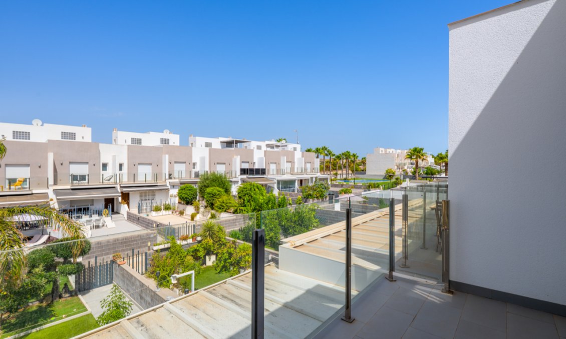 Használt Ingatlanok - Sorház -
Torrevieja - Costa Blanca