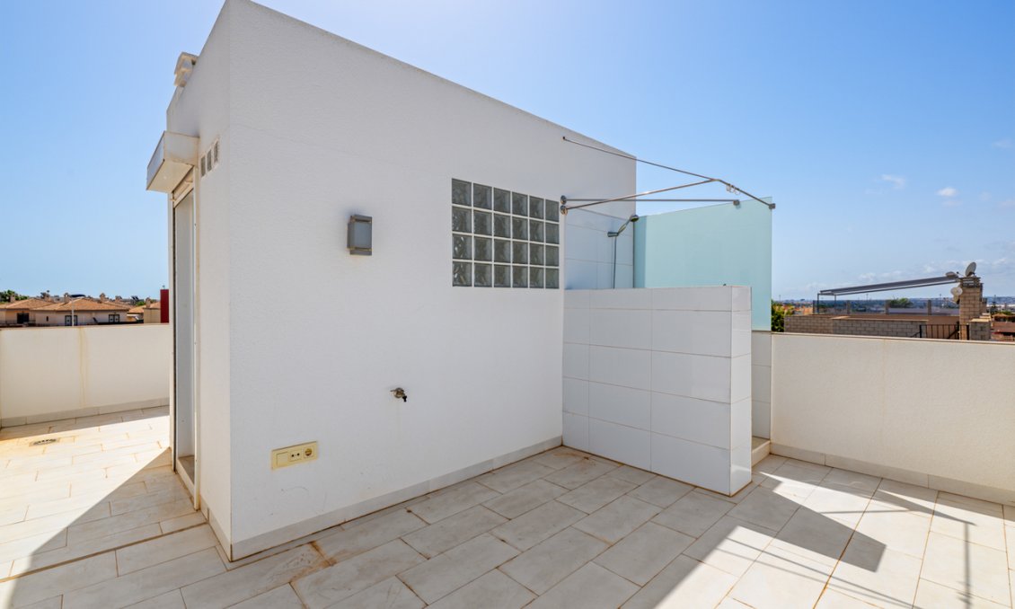 Használt Ingatlanok - Sorház -
Torrevieja - Costa Blanca