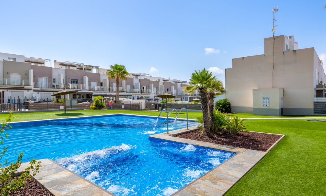 Használt Ingatlanok - Sorház -
Torrevieja - Costa Blanca
