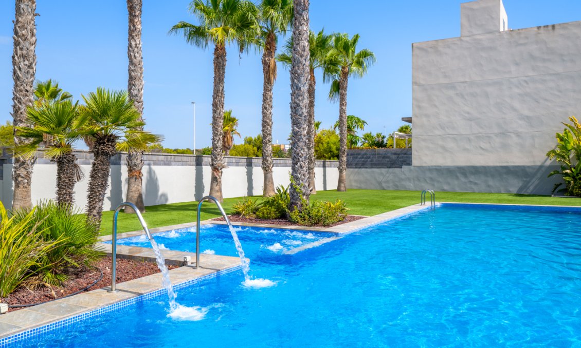 Használt Ingatlanok - Sorház -
Torrevieja - Costa Blanca