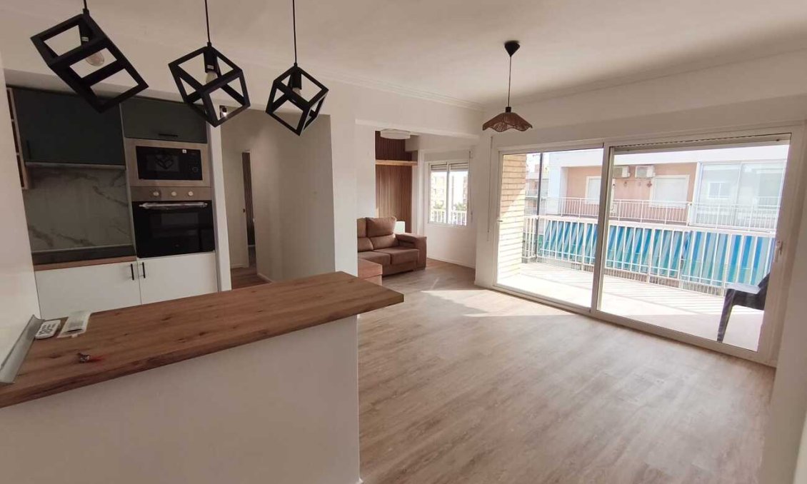 Wiederverkauf - Penthouse -
Punta Prima - Costa Blanca