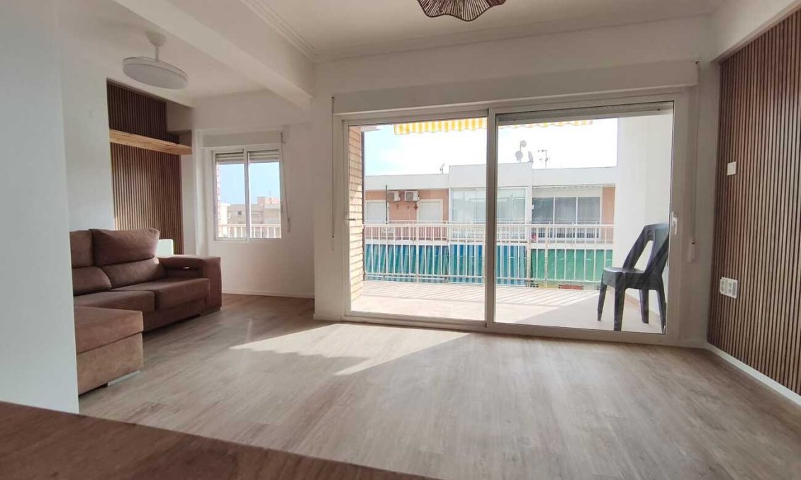 Wiederverkauf - Penthouse -
Punta Prima - Costa Blanca