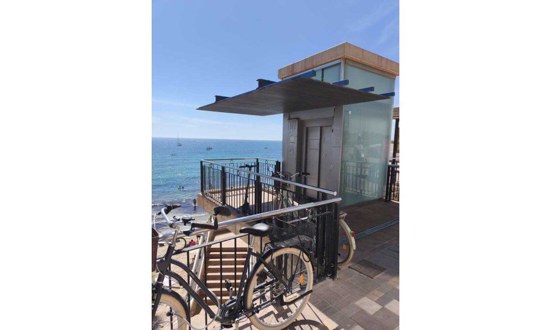 Wiederverkauf - Penthouse -
Punta Prima - Costa Blanca
