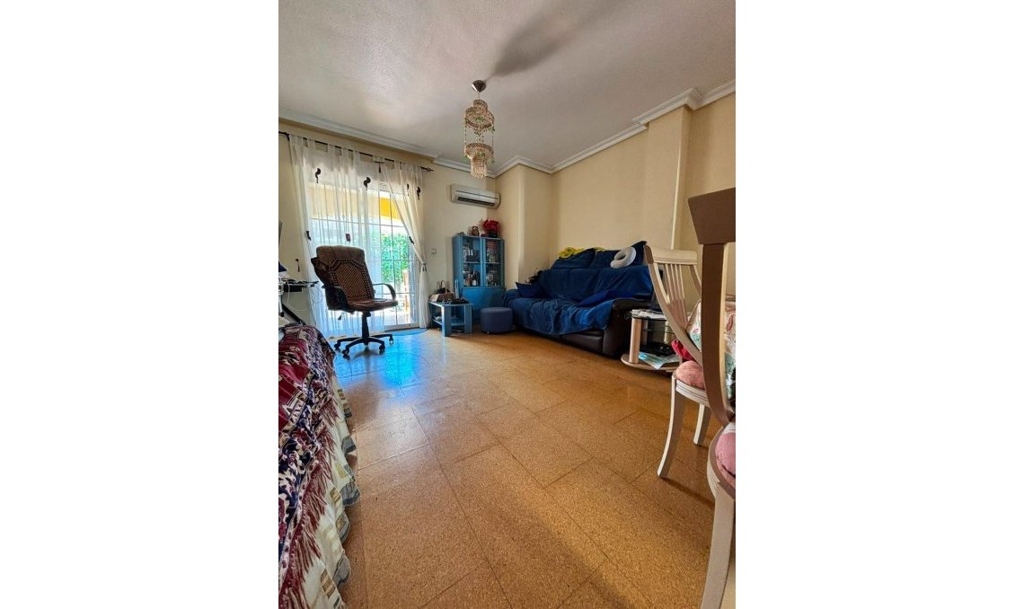 Wiederverkauf - Villa -
Orihuela Costa - Lomas de Cabo Roig